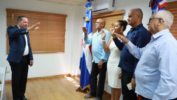 Director Promipyme juramenta miembros Comité Consultivo circunscripción #3